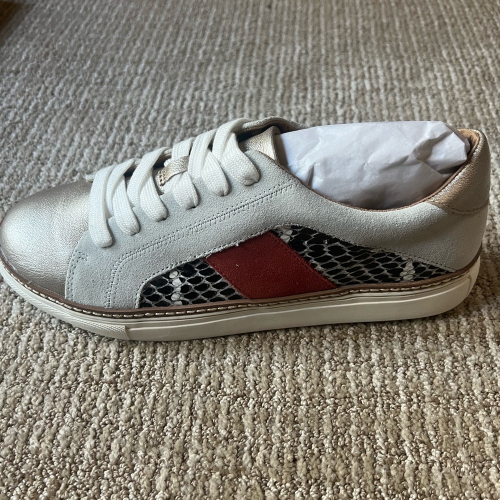 Crown Vintage Sneaker Size 8.5